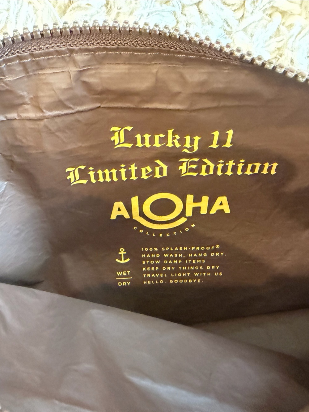 ALOHA Collection | Lucky 11 | Shell Lineup | Mid Pouch - Picture 4 of 4